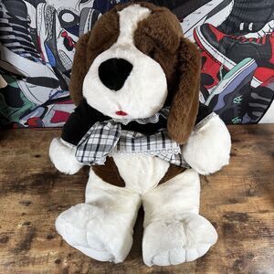 VINTAGE 1997 Toys R Us Commonwealth Geoffrey Jumbo Hound Dog Floppy Ears 24"